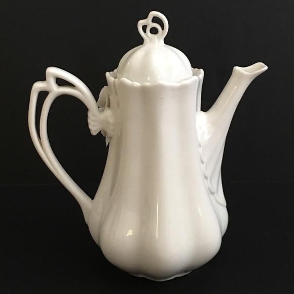 Graces Teaware Bone China Coffee Tea Decanter with Attached Rose NWT - Picture 3 of 6